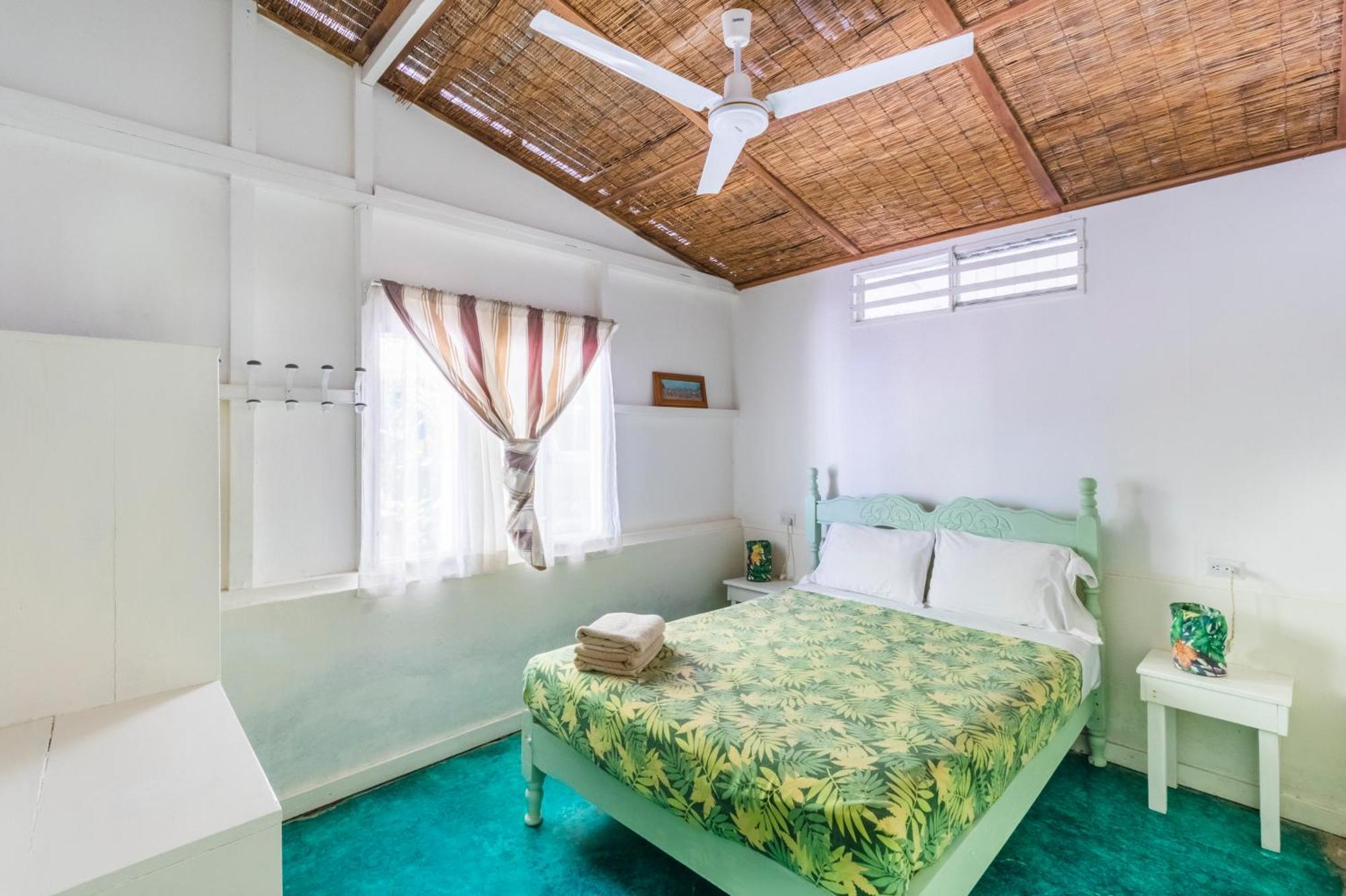 Playa Santa Teresa  Bajo El Arbol B&B מראה חיצוני תמונה